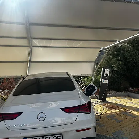 Vivea Entire Centro Piskopiano Cherso הרסוניסוס